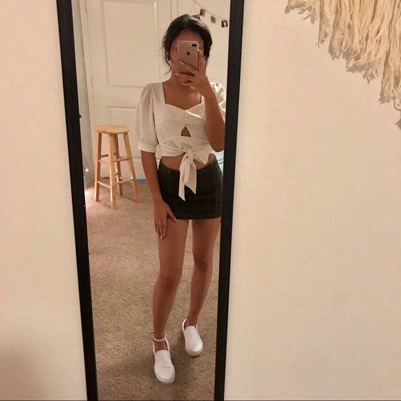 medium crop top - Picture 2 of 2